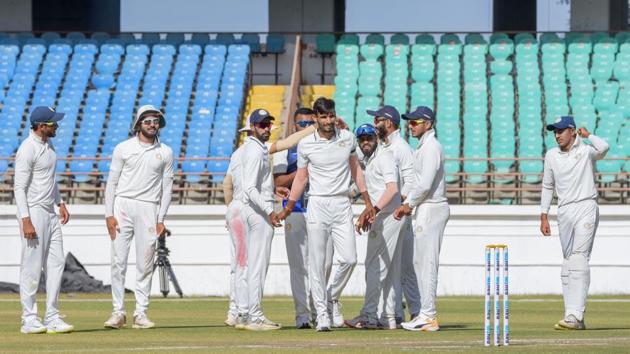 Saurashtra bowler Chirag Jani celebrates after taking wicket of Bengal batsman Manoj Tiwary.(PTI)