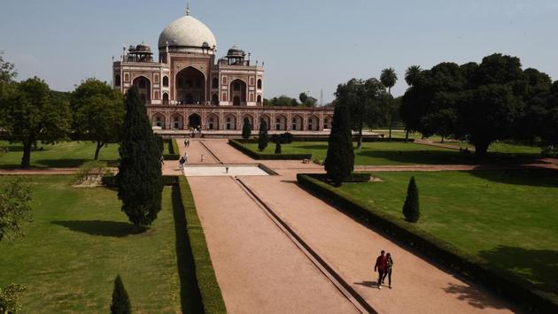 The usually crowded pathways of the front lawns of Humayun’s Tomb seen deserted owing to people keeping away amid Coronavirus (Covid-19) panic, in New Delhi. As coronavirus cases continue to surge all over the globe events related to sports, politics and entertainment are being put on hold. Over 134,000 people have been affected and 4,984 people have died so far from the disease. (Vipin Kumar / HT Photo) The usually crowded pathways of the front lawns of Humayun’s Tomb seen deserted owing to people keeping away amid Coronavirus (Covid-19) panic, in New Delhi. As coronavirus cases continue to surge all over the globe events related to sports, politics and entertainment are being put on hold. Over 134,000 people have been affected and 4,984 people have died so far from the disease. (Vipin Kumar / HT Photo)
