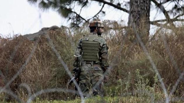 The officials said Pakistani Rangers also violated ceasefire by firing on forward posts in Manyari-Chorgali area of Hiranagar sector along the International Border (IB) in Kathua district. Image for representational purpose.(PTI)