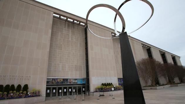 The National Museum of American History, which is temporarily closed due to coronavirus (COVID-19) outbreak, is seen without visitors in Washington, U.S. (Yuri Gripas / REUTERS) 