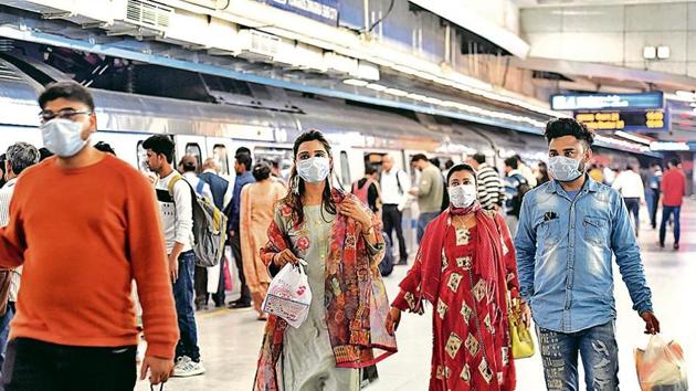 Rajiv Chowk Metro station, one of Delhi’s busiest, has been witnessing a thin crowd of commuters ever since the coronavirus outbreak in the city.(Raj K Raj/ HT Photo)
