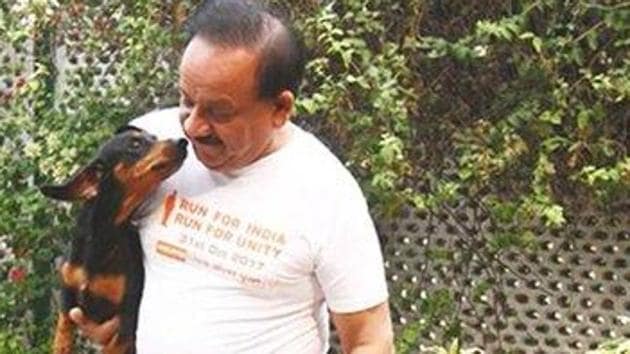 “It’s still a good idea to wash your hands well with soap & water after playing with your pets!” he tweeted. (Twitter/@drharshvardhan) “It’s still a good idea to wash your hands well with soap & water after playing with your pets!” he tweeted. (Twitter/@drharshvardhan)