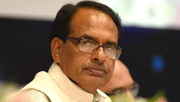 BJP national vice-president and MLA Shivraj Singh Chouhan said CM Kamal Nath should honour the missive from the governor and seek a trust vote in the House. (HT Photo) BJP national vice-president and MLA Shivraj Singh Chouhan said CM Kamal Nath should honour the missive from the governor and seek a trust vote in the House. (HT Photo)