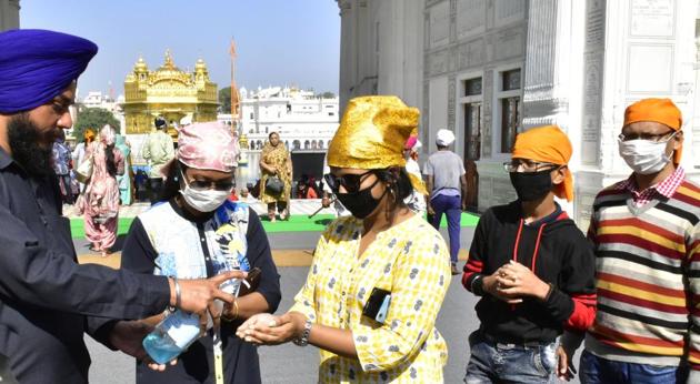 Temporary dispensaries will be set up at all entrances of the Sikh shrine as a precautionary measure to combat the COVID-19 threat.(Sameer Sehgal/HT)