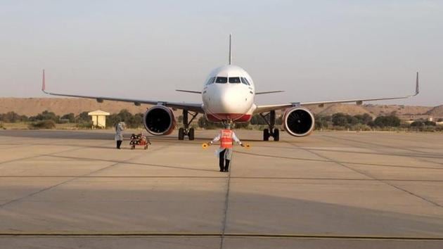 Amid full protocol for coronavirus protection, 234 Indian evacuees from Iran arrived at the airport at Jaisalmer, Rajasthan. (HT Photo) Amid full protocol for coronavirus protection, 234 Indian evacuees from Iran arrived at the airport at Jaisalmer, Rajasthan. (HT Photo)