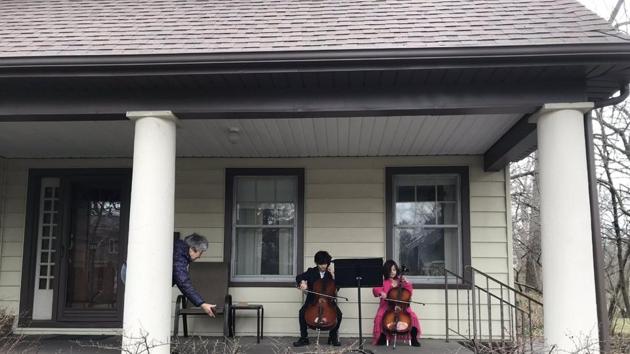 The image shows the kids with their Cello.(Twitter/@JMBorchardt)