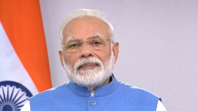 PM Modi asked people to express gratitude to medical professionals, sanitation staff, airline crews, delivery persons and media personnel among others by giving them a five-minute standing ovation at 5 pm on Sunday by clapping hands, beating plates or ringing out bells.(Photo: ANI) PM Modi asked people to express gratitude to medical professionals, sanitation staff, airline crews, delivery persons and media personnel among others by giving them a five-minute standing ovation at 5 pm on Sunday by clapping hands, beating plates or ringing out bells.(Photo: ANI)