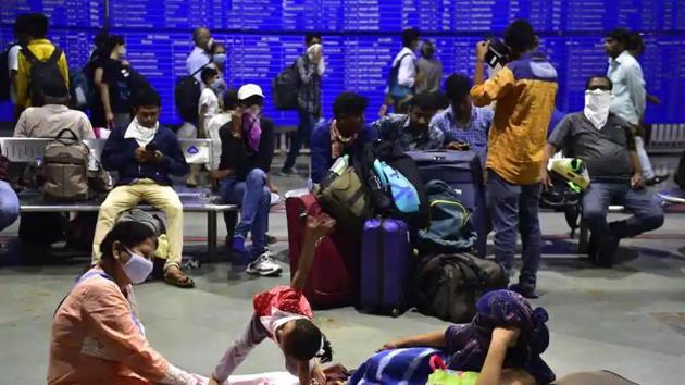 The pandemic has infected more than 2,00,000 people around the world and claimed over 8,000 deaths globally. (Anshuman Poyrekar/HT Photo) The pandemic has infected more than 2,00,000 people around the world and claimed over 8,000 deaths globally. (Anshuman Poyrekar/HT Photo)