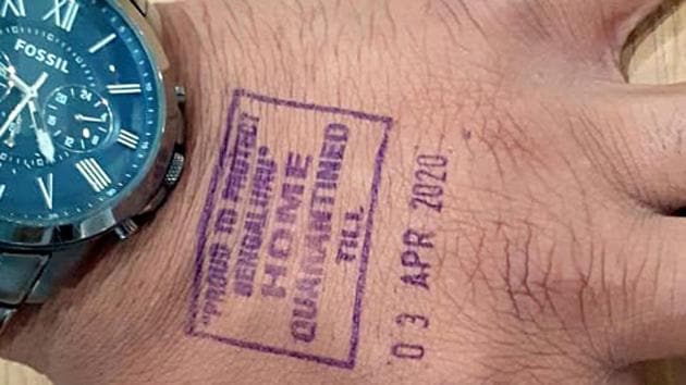 'Home quarantine' stamping with indelible ink for international passengers has started at Kempegowda International Airport in Bengaluru. The stamp indicates the last day of quarantine.(ANI) 'Home quarantine' stamping with indelible ink for international passengers has started at Kempegowda International Airport in Bengaluru. The stamp indicates the last day of quarantine.(ANI)