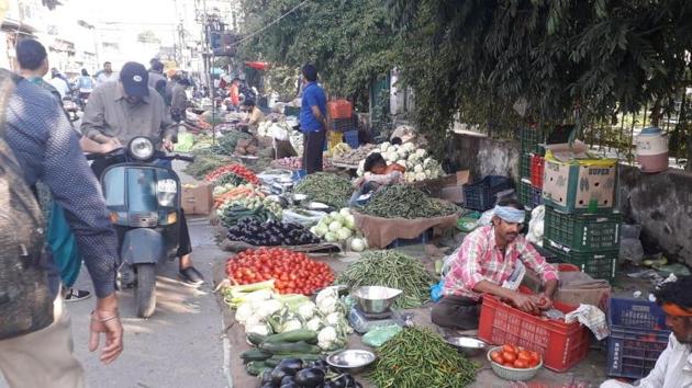 The local farmers market was organised Jalandhar in Punjab despite the ban in view of the Coronvirus. (HT Photo/ Pradeep Pandit) The local farmers market was organised Jalandhar in Punjab despite the ban in view of the Coronvirus. (HT Photo/ Pradeep Pandit)
