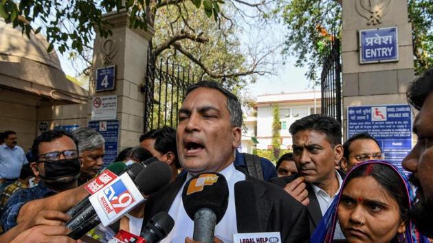 AP Singh (C), advocate of Akshay Thakur, one of the four men convicted of the Nirbhaya gang-rape and murder case, speaks to media representatives along with Thakur’s wife, Punita Devi (R), outside the Patiala House Court in New Delhi.(Photo: AFP) AP Singh (C), advocate of Akshay Thakur, one of the four men convicted of the Nirbhaya gang-rape and murder case, speaks to media representatives along with Thakur’s wife, Punita Devi (R), outside the Patiala House Court in New Delhi.(Photo: AFP)