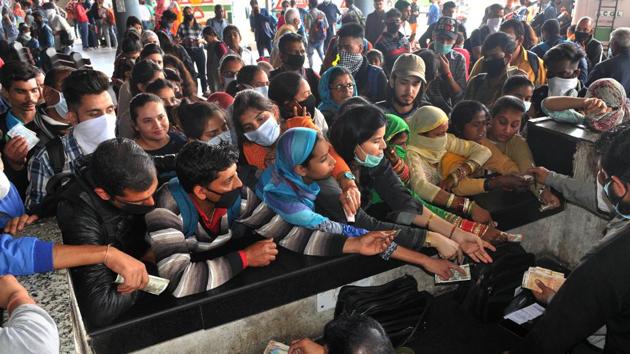Ahead of suspension orders of Punjab Roadways buses from March 20 midnight, commuters thronged the ticket kiosks at ISBT in Sector 43, Chandigarh. (Ravi Kumar/HT) Ahead of suspension orders of Punjab Roadways buses from March 20 midnight, commuters thronged the ticket kiosks at ISBT in Sector 43, Chandigarh. (Ravi Kumar/HT)