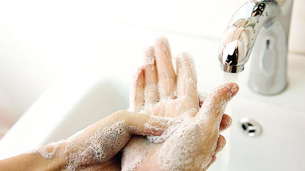 There are reports of panic buying among consumers and several online retailers like Grofers, BigBasket and offline retailers like Walmart and Metro Cash & Carry have witnessed a spike in sales of personal care and hygiene products. (HT Archives (Image for representational purpose)) There are reports of panic buying among consumers and several online retailers like Grofers, BigBasket and offline retailers like Walmart and Metro Cash & Carry have witnessed a spike in sales of personal care and hygiene products. (HT Archives (Image for representational purpose))