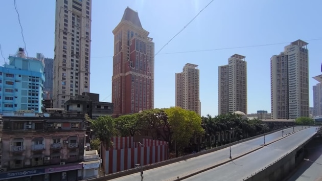 Deserted view Of Lalbaug Flyover, as India to observe “Janata Curfew” for a day following COVID 19 pandemic in Mumbai, India, on Sunday, March 22, 2020. (Pratik Chorge/HT PHOTO) Deserted view Of Lalbaug Flyover, as India to observe “Janata Curfew” for a day following COVID 19 pandemic in Mumbai, India, on Sunday, March 22, 2020. (Pratik Chorge/HT PHOTO)