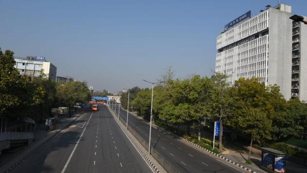 Empty Vikas Marg , ITO during Janta Curfew in New Delhi on Sunday, March 22 2020. (Arvind Yadav/ht) Empty Vikas Marg , ITO during Janta Curfew in New Delhi on Sunday, March 22 2020. (Arvind Yadav/ht)