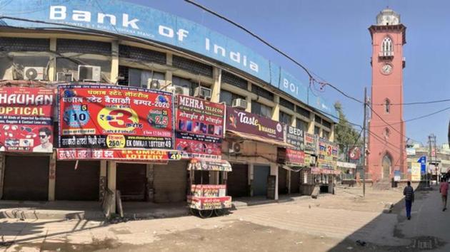 Deserted view of Ghumar Mandi market, Chaura Bazaar market, Chock tower road, Bharat Nagar Chowk, Railway Station and other part of the city, as India to observe “Janata Curfew” for a day following COVID 19 pandemic in Ludhiana, India, on Sunday, March 22, 2020. (Gurpreet Singh/ht) Deserted view of Ghumar Mandi market, Chaura Bazaar market, Chock tower road, Bharat Nagar Chowk, Railway Station and other part of the city, as India to observe “Janata Curfew” for a day following COVID 19 pandemic in Ludhiana, India, on Sunday, March 22, 2020. (Gurpreet Singh/ht)