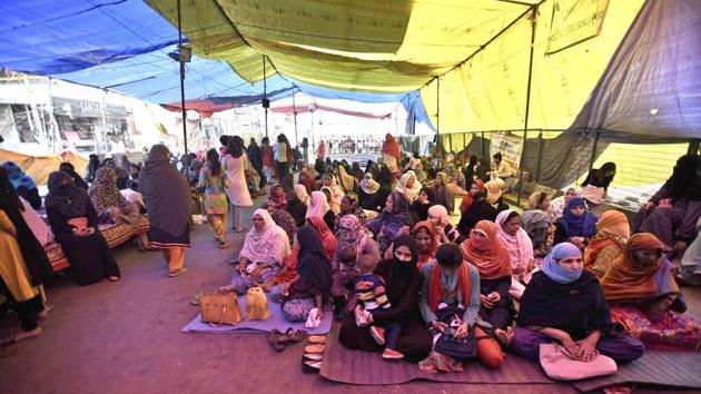 Women seen protesting against the CAA, NRC and NPR at Shaheen Bagh in New Delhi on March 13, 2020. (Burhaan Kinu/Hindustan Times) Women seen protesting against the CAA, NRC and NPR at Shaheen Bagh in New Delhi on March 13, 2020. (Burhaan Kinu/Hindustan Times)