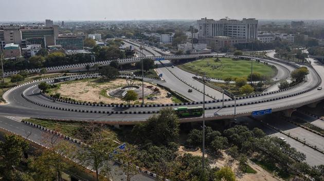 Deserted view of the AIIMS flyover during Janta Curfew proposed by Prime Minister Narendra Modi -- to prevent the spread of coronavirus, at Minto Road, in New Delhi, India, on Sunday, March 22, 2020 . (Biplov Bhuyan / HT Photo)