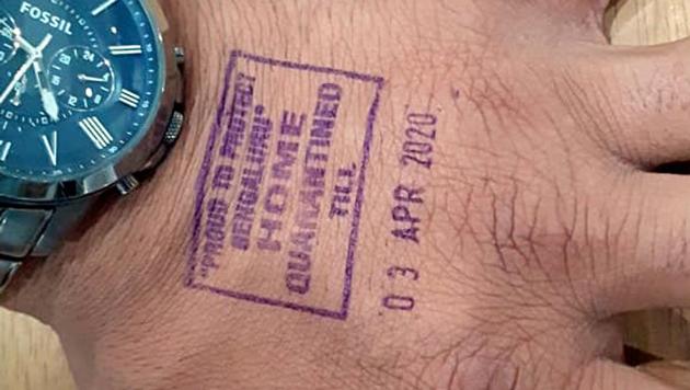 'Home quarantine' stamping with indelible ink for international passengers has started at Kempegowda International Airport in Bengaluru. The stamp indicates the last day of quarantine. (ANI) 'Home quarantine' stamping with indelible ink for international passengers has started at Kempegowda International Airport in Bengaluru. The stamp indicates the last day of quarantine. (ANI)