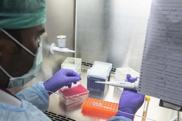 B J Government Medical College's Molecular lab prepares for Coronavirus testing at Sassoon hospital. (Pratham Gokhale/HT Photo) B J Government Medical College's Molecular lab prepares for Coronavirus testing at Sassoon hospital. (Pratham Gokhale/HT Photo)