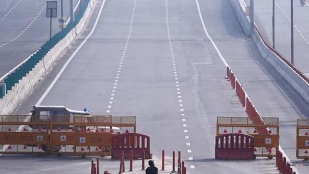 A deserted national highway, New Delhi, March 23, 2020 (REUTERS) A deserted national highway, New Delhi, March 23, 2020 (REUTERS)