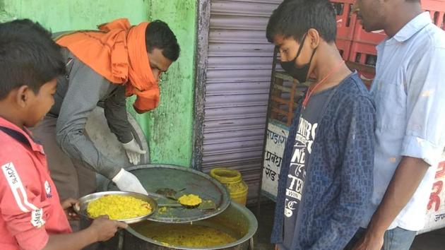 Kichdi being served for Rs 5 at one of the centres in Ranchi city (HT Photo) Kichdi being served for Rs 5 at one of the centres in Ranchi city (HT Photo)