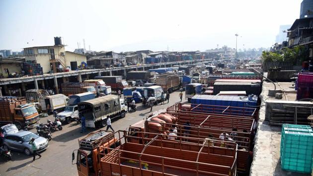 The advisory said states are to allow transport vehicles carrying raw material, allow workers to and from food processing units and facilitate inter-state movement of goods. (Bachchan Kumar/ Hindustan Times) The advisory said states are to allow transport vehicles carrying raw material, allow workers to and from food processing units and facilitate inter-state movement of goods. (Bachchan Kumar/ Hindustan Times)
