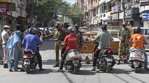Coronavirus update: Many agents said they were harassed by police while delivering products. (Sanchit Khanna/HT PHOTO) Coronavirus update: Many agents said they were harassed by police while delivering products. (Sanchit Khanna/HT PHOTO)