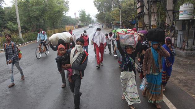 The banjaras somehow managed to get food for two days. On Thursday, some local people gave them rice and vegetables. (Yogendra Kumar/HT photo. Image for representational purpose) The banjaras somehow managed to get food for two days. On Thursday, some local people gave them rice and vegetables. (Yogendra Kumar/HT photo. Image for representational purpose)