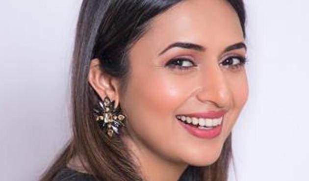 Divyanka Tripathi is angry at people discriminating against pilots and doctors amid coronavirus outbreak.