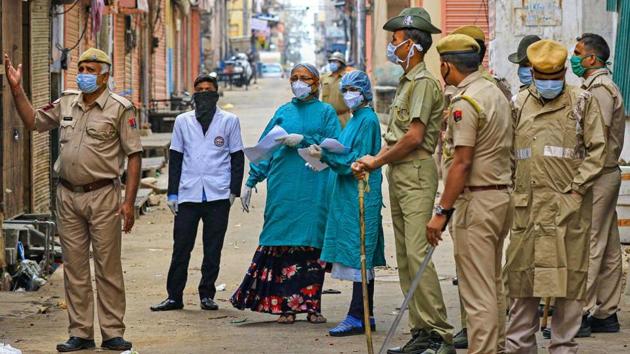 As of now, the country reported 918 coronavirus cases and 19 deaths.(PTI) As of now, the country reported 918 coronavirus cases and 19 deaths.(PTI)