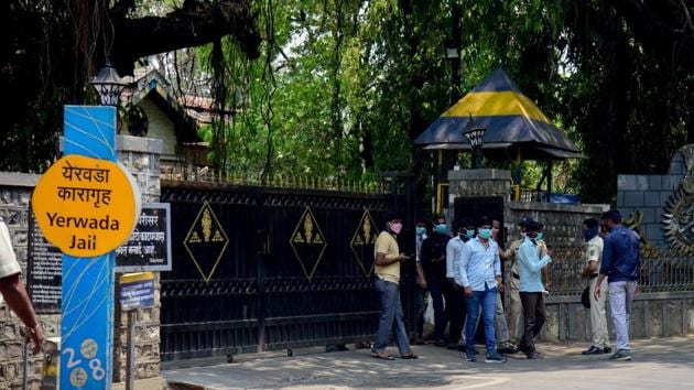 Prisoners being released from the Yerawada central jail following the Covid-19 outbreak in the city in Pune, India, on Saturday, March 28, 2020. (Sanket Wankhade/HT PHOTO) Prisoners being released from the Yerawada central jail following the Covid-19 outbreak in the city in Pune, India, on Saturday, March 28, 2020. (Sanket Wankhade/HT PHOTO)