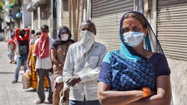 Government said efforts had begun on war footing to contain the spread of the disease in hotspots across the country.(HT Photo)