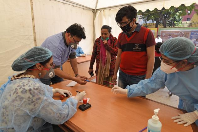 The district administration on March 6 issued a circular stating strict action against doctors who shut their clinics, including cancellation of their registration with the Indian Medical Council. (PICTURE FOR REPRESENTATIONAL PURPOSES ONLY) The district administration on March 6 issued a circular stating strict action against doctors who shut their clinics, including cancellation of their registration with the Indian Medical Council. (PICTURE FOR REPRESENTATIONAL PURPOSES ONLY)