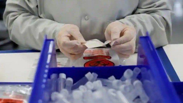 A technician assembles coronavirus test kits at Evolve manufacturing facility, where they will be manufacturing ventilators, in Fremont, California, US March 26, 2020.(Reuters File Photo)