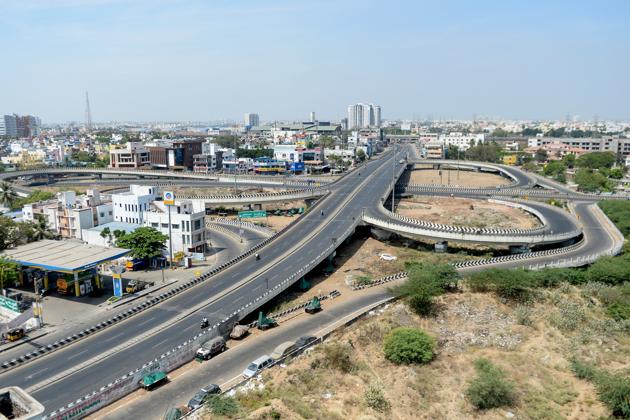 Deserted roads in Chennai on March 27, 2020.(Arun Sankar/AFP)