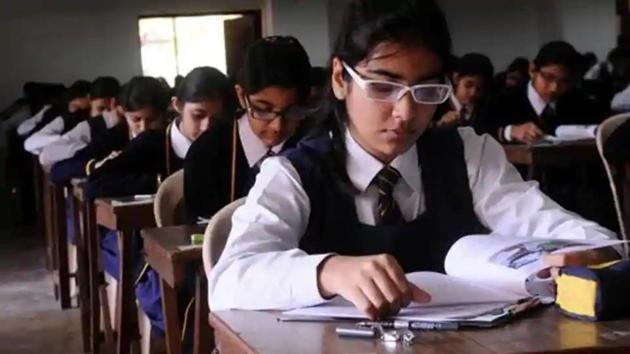Central Board of Secondary Education (CBSE) affiliated schools will also promote all students of classes I to VIII to the next grade in view of the present coronavirus inflicted lockdown.(HT file) Central Board of Secondary Education (CBSE) affiliated schools will also promote all students of classes I to VIII to the next grade in view of the present coronavirus inflicted lockdown.(HT file)