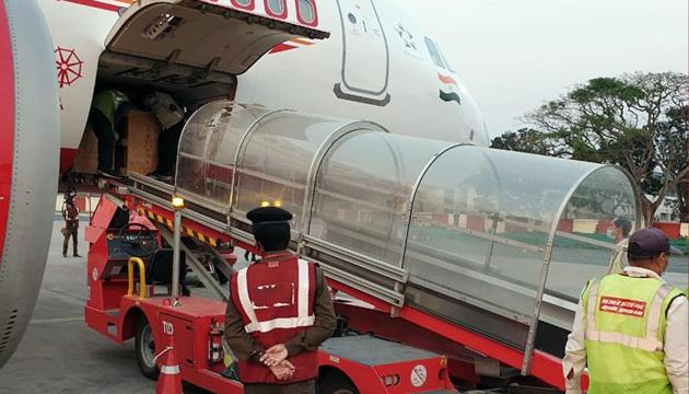 An Air India flight carrying medical equipment at the Guwahati airport amid coronavirus pandemic. (ANI) An Air India flight carrying medical equipment at the Guwahati airport amid coronavirus pandemic. (ANI)