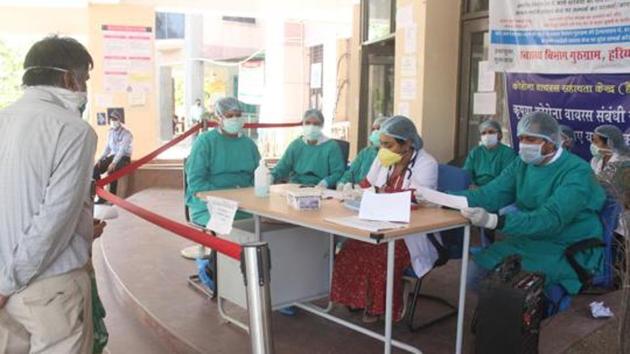 In Gurugram, of the 10 Covid-19 cases, 6 patients have recovered so far and have been discharged.(Yogendra Kumar/HT photo)