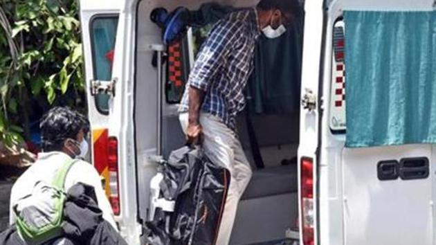 Following the medical protocol, doctors and medial staff packed the body in a three-layered bag before handing over it to police. (ANI file photo. Image for representational purpose) Following the medical protocol, doctors and medial staff packed the body in a three-layered bag before handing over it to police. (ANI file photo. Image for representational purpose)