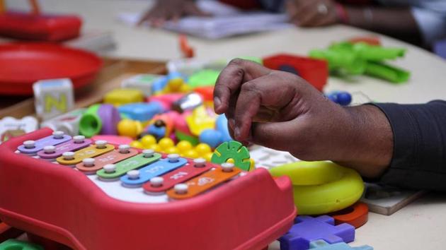 The lockdown, doctors say, is a tricky time for parents of children with special needs, juggling as they are with various responsibilities while working from home.(Photo by Sunil Ghosh / Hindustan Times) The lockdown, doctors say, is a tricky time for parents of children with special needs, juggling as they are with various responsibilities while working from home.(Photo by Sunil Ghosh / Hindustan Times)