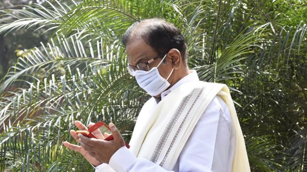 Congress leader P Chidambaram urged PM Modi to announce steps to arrest the economic slide caused due to the Covid-19 outbreak. (Sonu Mehta/HT Photo) Congress leader P Chidambaram urged PM Modi to announce steps to arrest the economic slide caused due to the Covid-19 outbreak. (Sonu Mehta/HT Photo)
