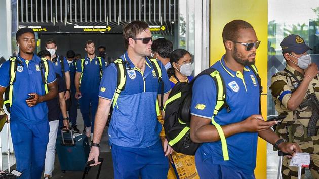 Kolkata: South Africa cricket team players arrive at NSCBI Aiport, in Kolkata, Monday, March 16, 2020.(PTI) Kolkata: South Africa cricket team players arrive at NSCBI Aiport, in Kolkata, Monday, March 16, 2020.(PTI)
