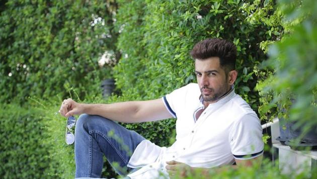 Actor Jay Bhanushali has a fitting reply for a troll. Actor Jay Bhanushali has a fitting reply for a troll.