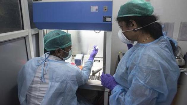 An average test at the lab will be divided into three procedures and is expected to take six hours. On a daily basis, the laboratory is equipped to test around 100 samples.(Pratham Gokhale/HT file photo. Representative image)