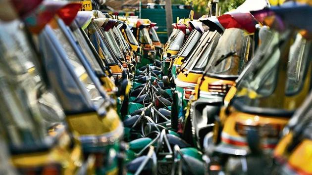 Auto-rickshaw engine do not roar anymore in Delhi’s Sadar Bazar during to the 21-day nationwide lockdown to check the spread of the novel coronavirus.(B Kinu/HT Photos)