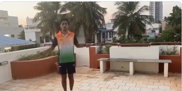 Sathiyan doing some exercises at home. (Sathiyan/Twitter)