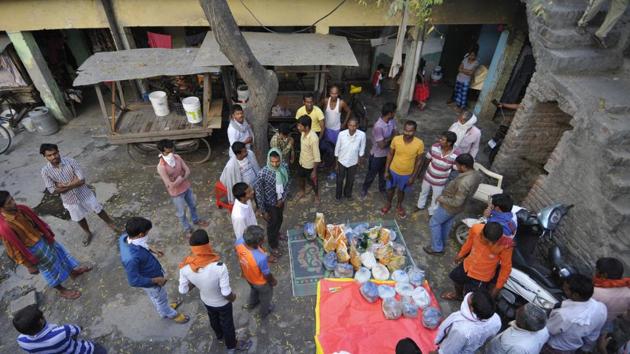 Four of the latest cases were from a JJ cluster in Sector 5, one from Wazidpur village in Sector 135 and three from Sector 62 in Noida (HT Photo) Four of the latest cases were from a JJ cluster in Sector 5, one from Wazidpur village in Sector 135 and three from Sector 62 in Noida (HT Photo)