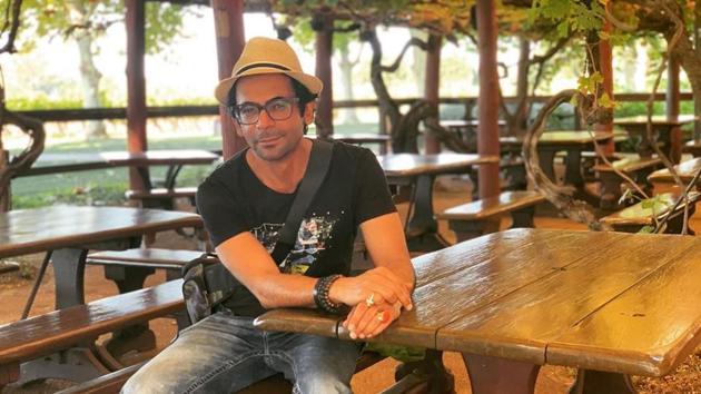 Sunil Grover has changed his Twitter and Instagram bio amid the coronavirus pandemic.