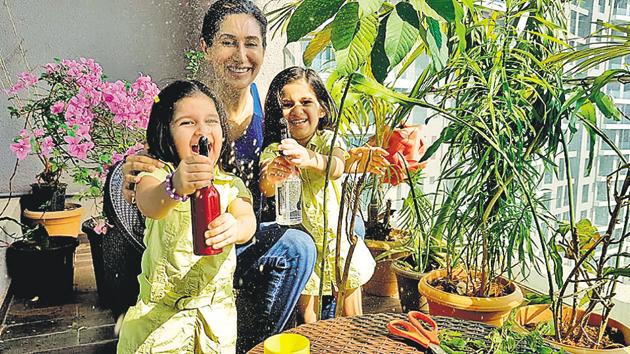 Actor Teejay Sidhu with her twin daughters, Bella and Vienna